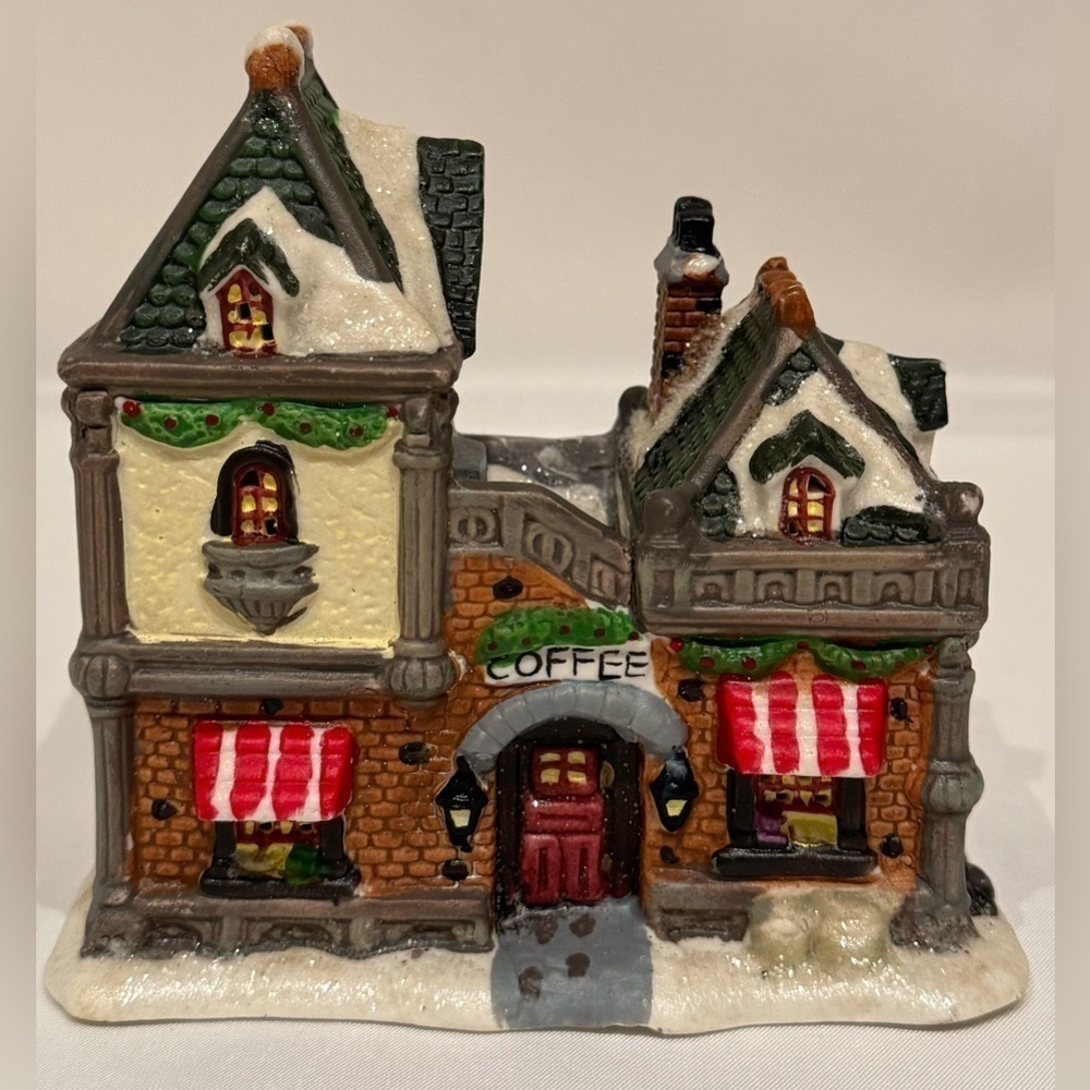 Windham Heights 2005 Coffee Shop Christmas Village Miniature Building Light Up